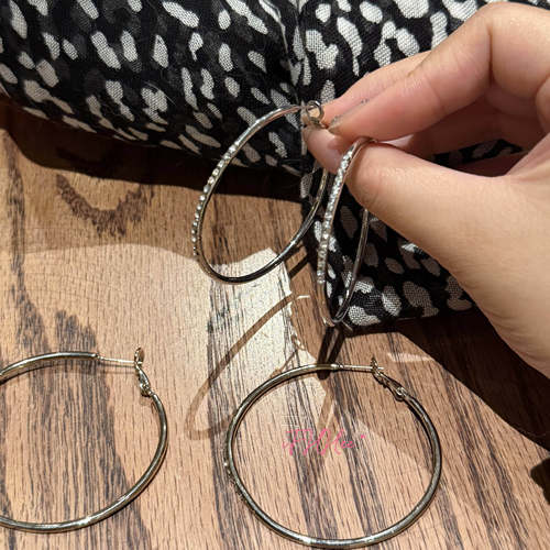 iFHHee “夏之星，你跑不掉的！”时髦复古闪闪千禧大圈圈耳环