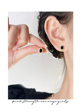 日常通勤曜黑色耳钉小巧精致黑色锆石夏季耳饰新款银针耳环女