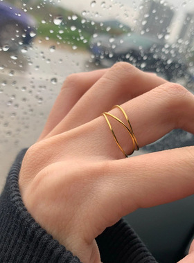 洗手不用摘法式三层极细线条交织小众设计钛钢18K包金食指戒指女