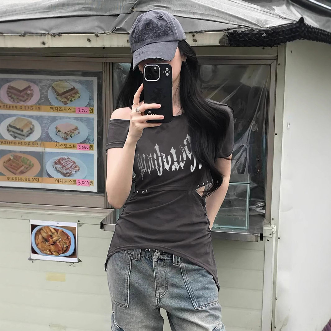 街头辣妹嘻哈风假两件T恤女斜肩设计感不规则下摆中长款短袖上衣