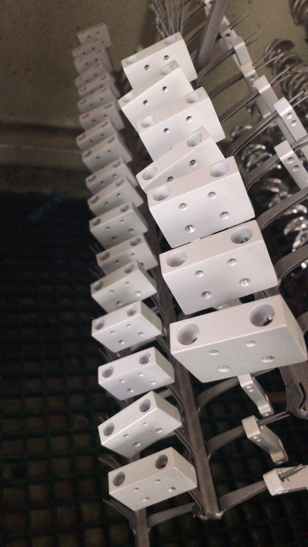 表面处理氧化喷砂喷塑处理化学导电氧化硬质氧化