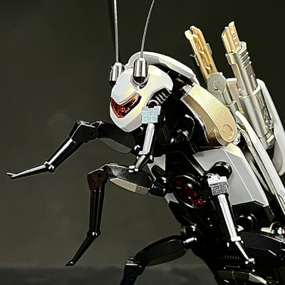 萝播动漫千手改色超大蟑螂模型