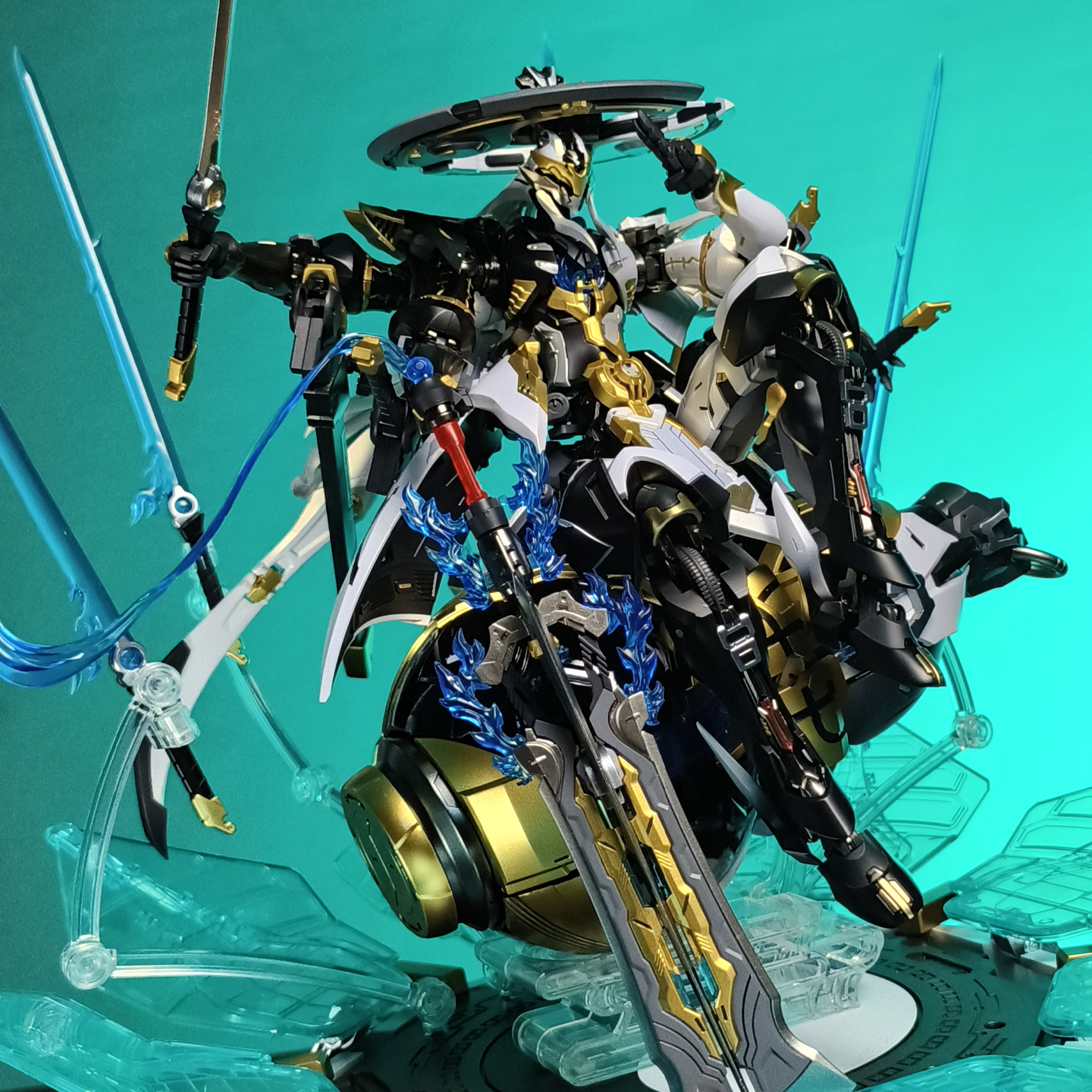 千手幻彩金逍遥子国创机甲成品