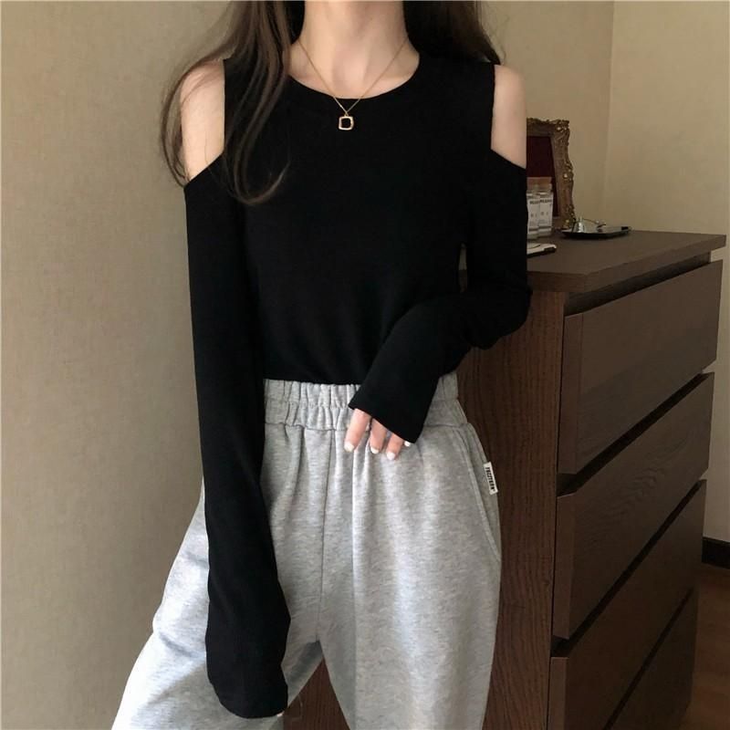 黑色露肩上衣女大码长袖t恤设计感女装2026新款打底衫女秋冬内搭