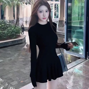 性感辣妹半高领气质百搭连衣裙女冬季新款收腰显瘦a字蓬蓬短裙子