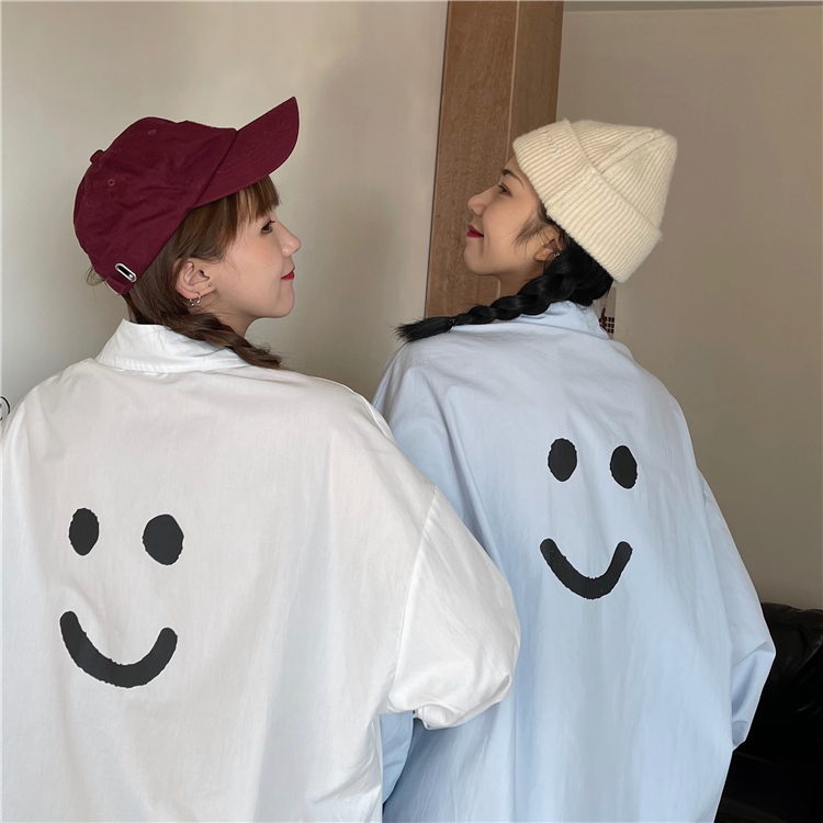 Real shot real price ~ design sense minority long sleeve shirt Korean version French retro smile face shirt
