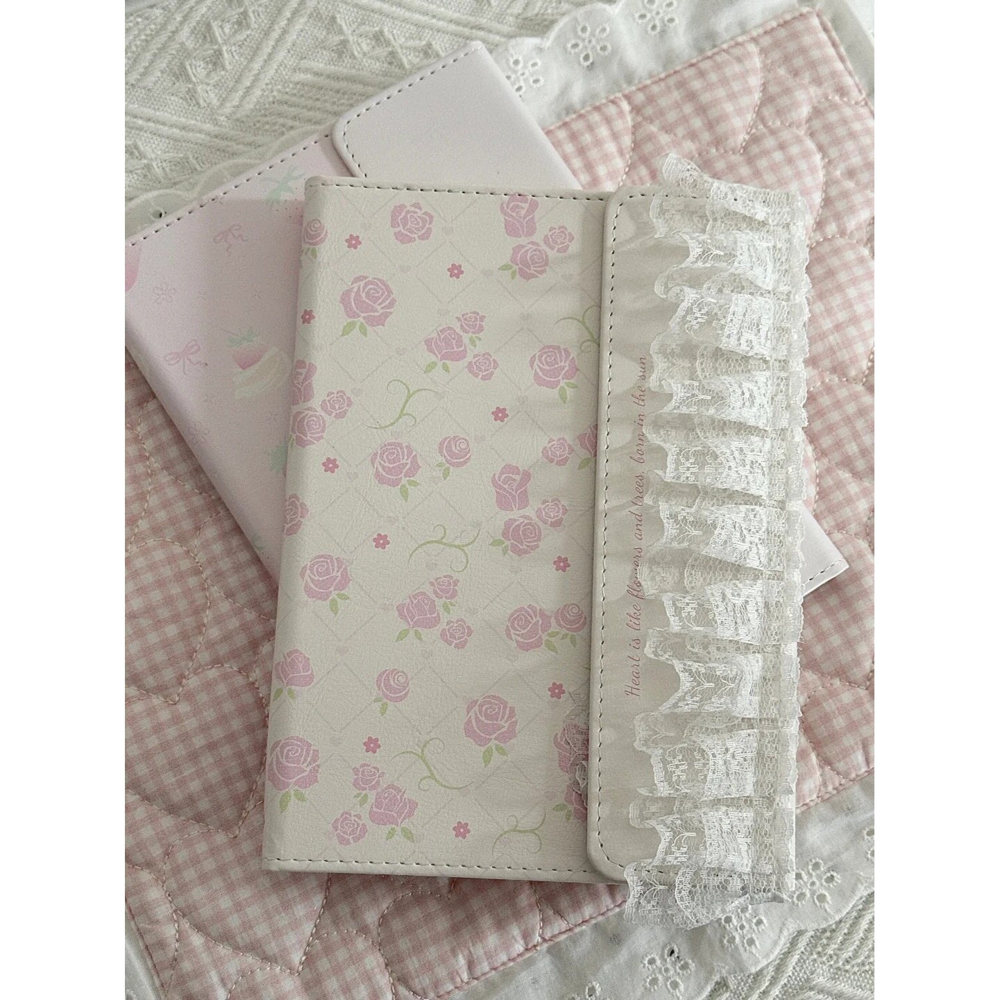 ins韩系粉色草莓玫瑰花皮质A5笔记本高颜值三折磁吸笔日记事本子