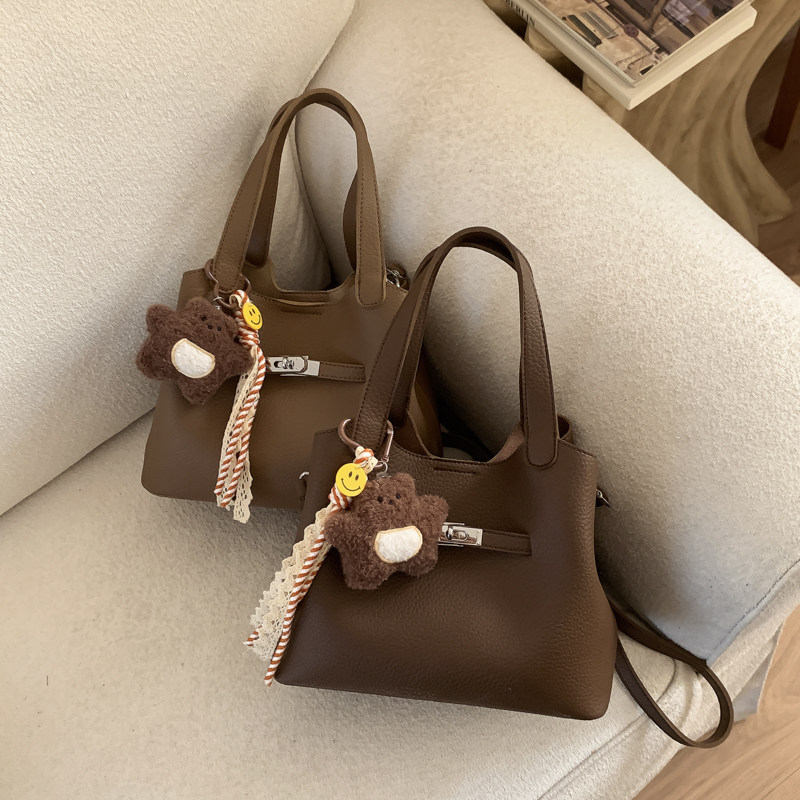 复古简约大容量托特包2025新款通勤腋下单肩包百搭斜挎水桶菜篮子,箱包皮具/热销女包/男包,水桶包,淘宝优惠券,粉丝福利购,淘宝优惠卷