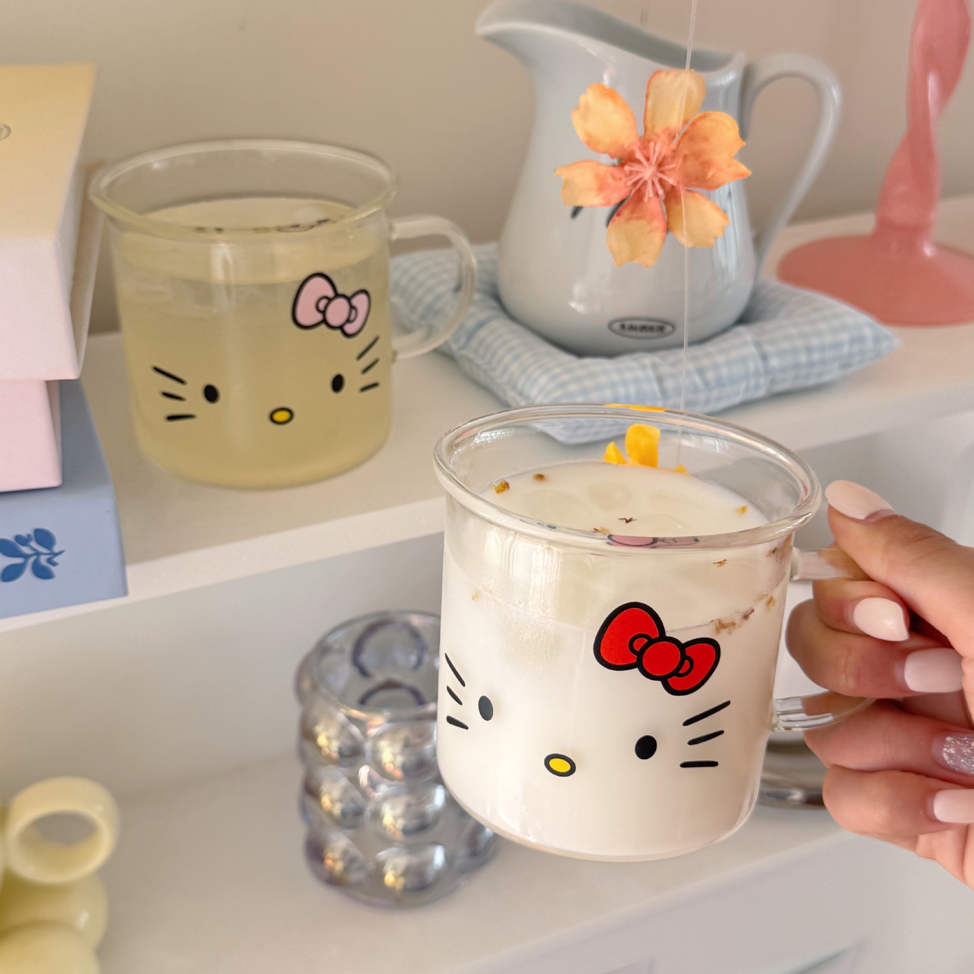 ins风高颜值KT表情可爱卡通玻璃杯早餐牛奶杯咖啡杯果汁杯学生杯