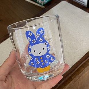 日系昭和蓝色雨衣小兔玻璃杯 卡通简约咖啡杯 耐高温高透水杯古早