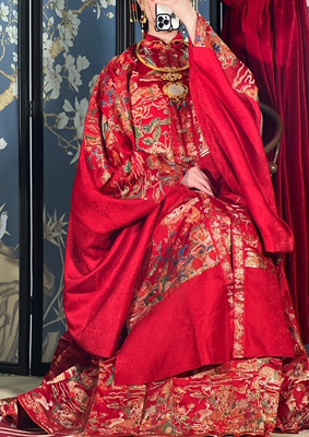 出租云河千色满池娇明制婚服