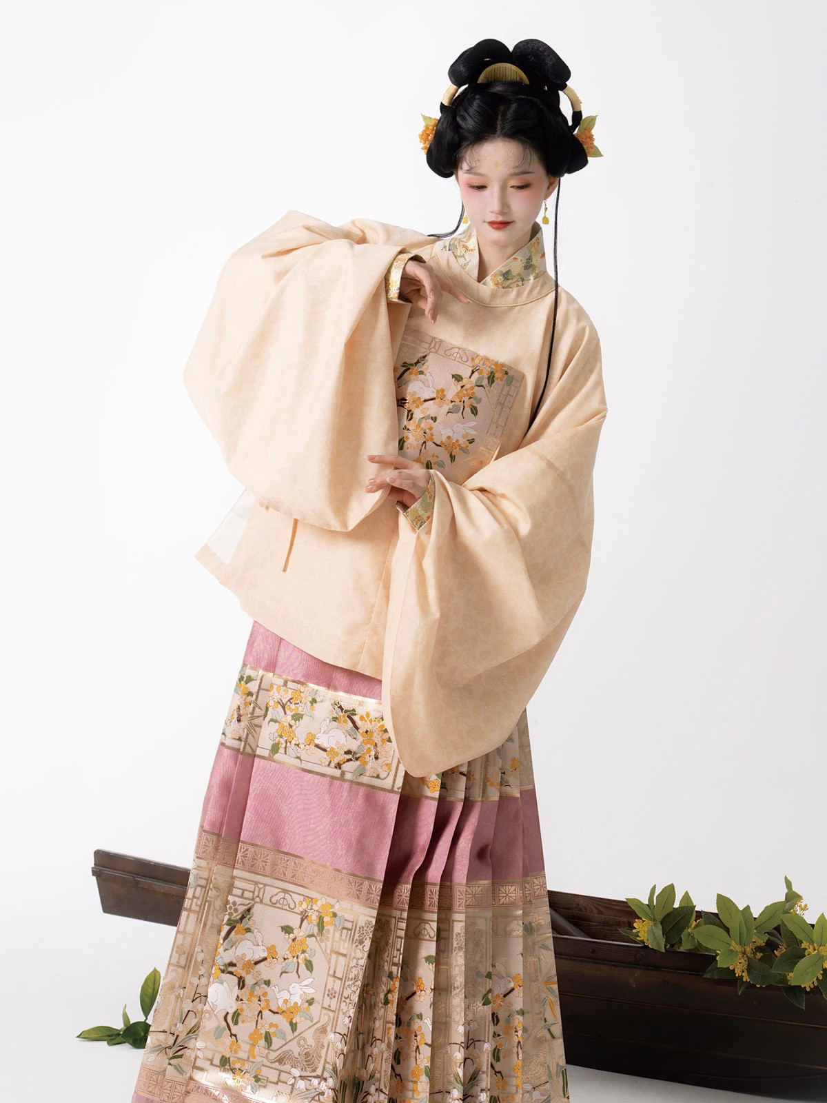 【出租】无贰集闲来秋月圆领兔子补服马面裙明制秋冬汉服伴娘伴郎,女装/女士精品,汉服半身裙,淘宝优惠券,粉丝福利购,淘宝优惠卷