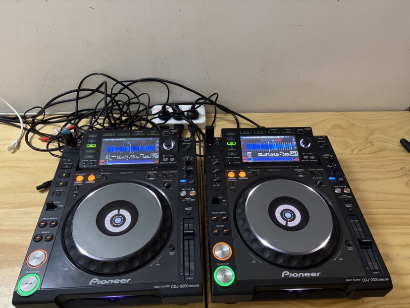 先锋打碟机 CDJ2000nexus 2台 先锋2000二代 升级版 实物图