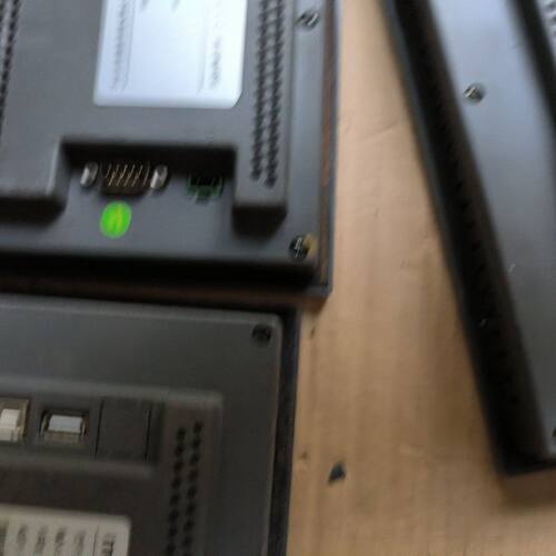 几台昆仑通态 触摸屏 成色自定义 型号是TPC7062TX