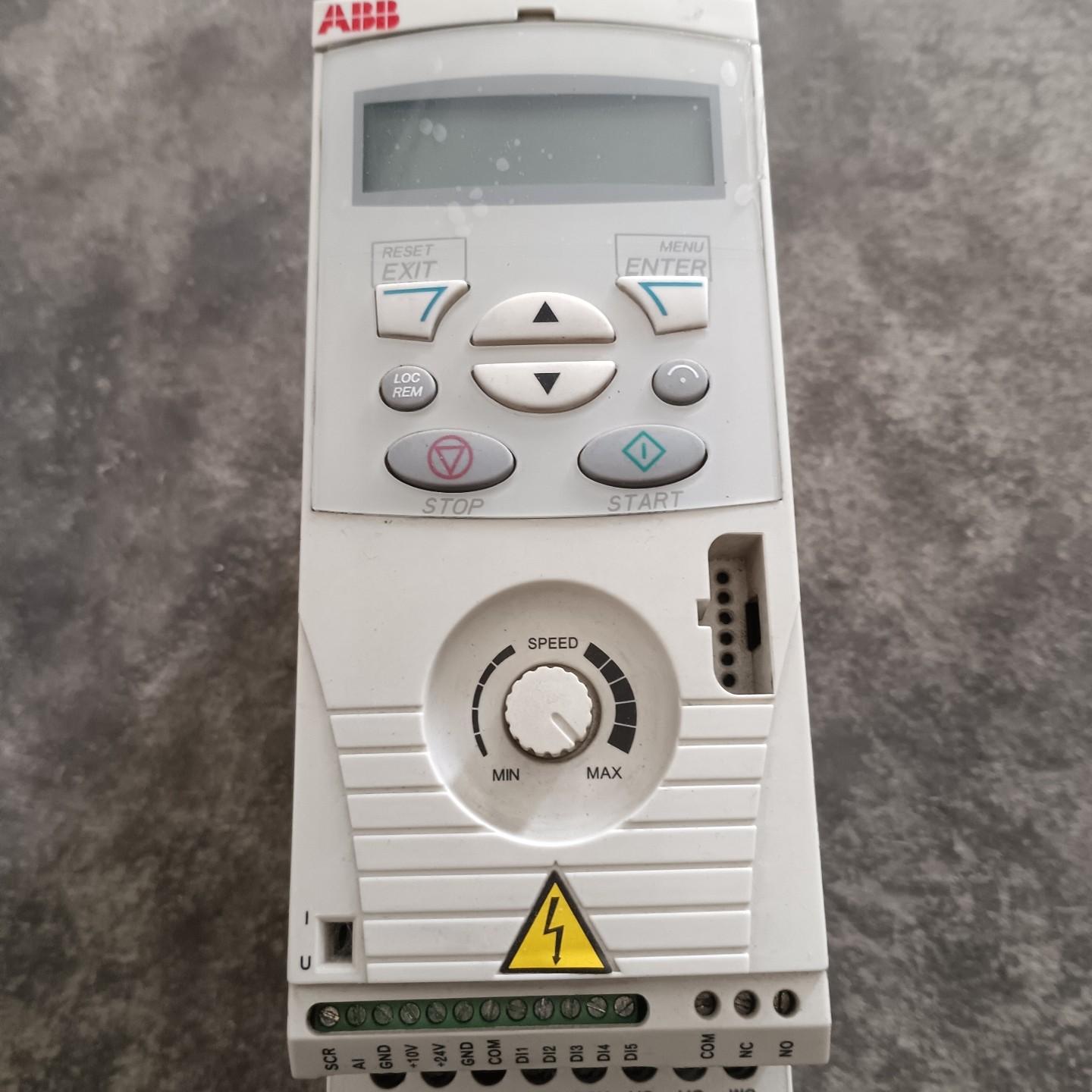 变频器ACS150-01E-06A7-2 1.1KW