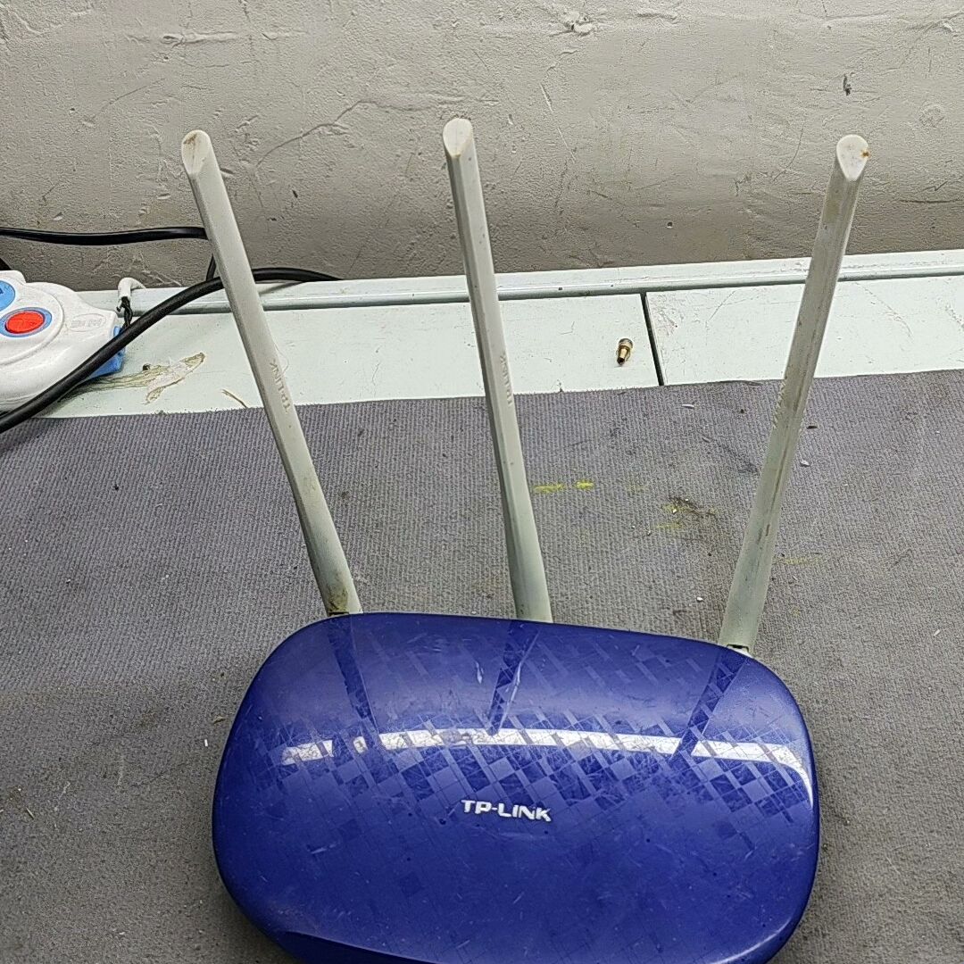 TP-LINK路由器  450M无线路由器  型号:TL-W