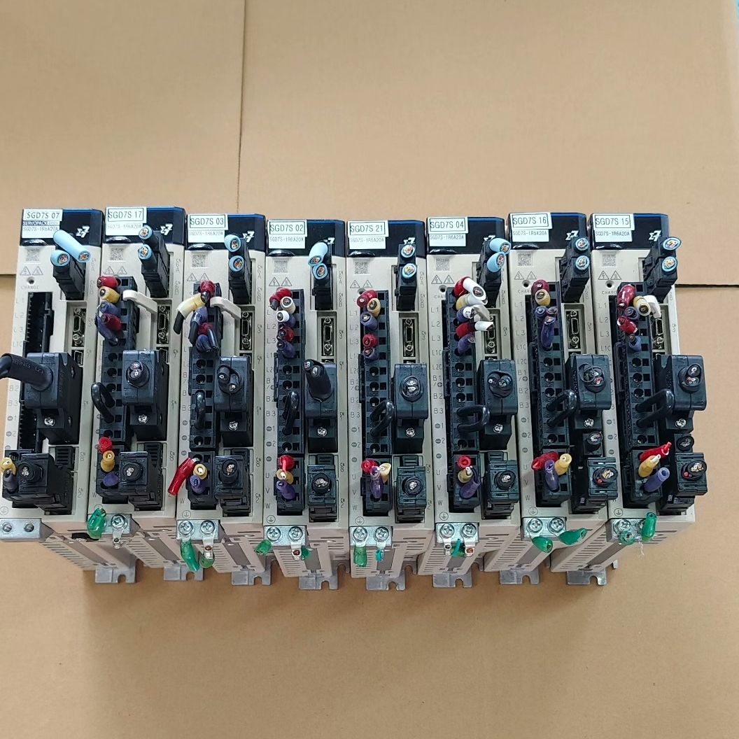 9新200w安川驱动器SGD7S-1R6A20A实物拍摄有9