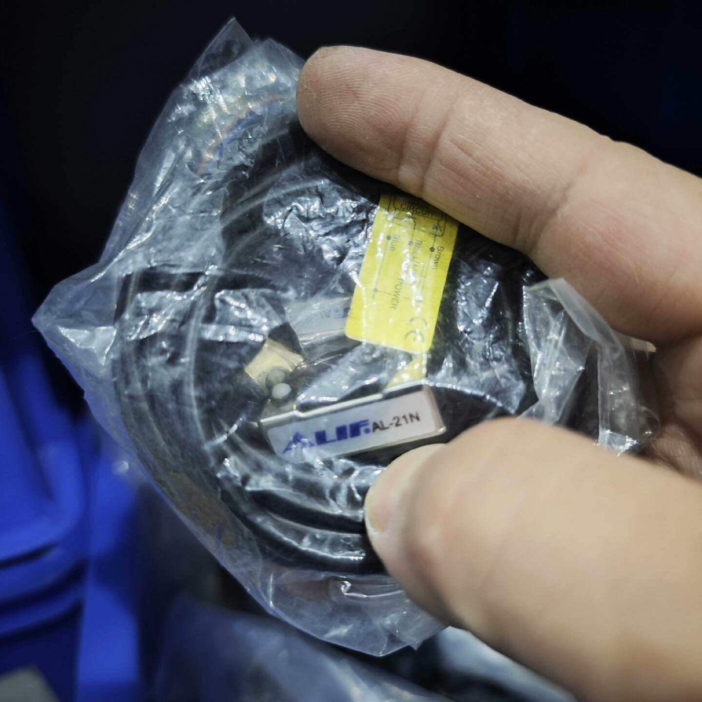 ALIF AL-21N传感器 带2米连接线！工业应用好帮手