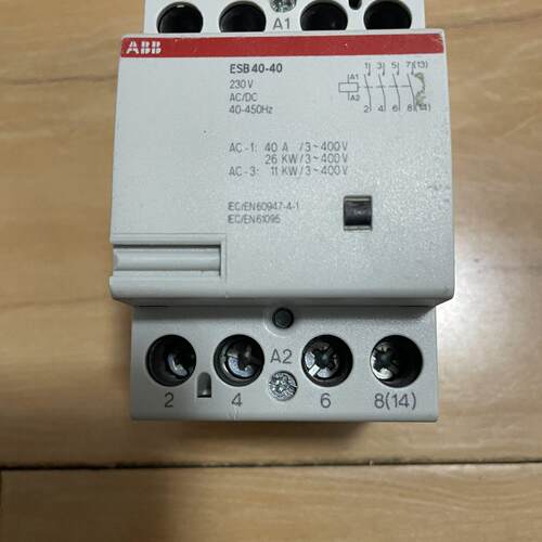 建筑用接触器ESB40-40 230V AC/DC 4