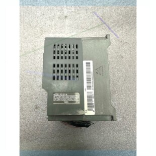 功能包好 变频器0.75千瓦220V一台 成色如图实拍