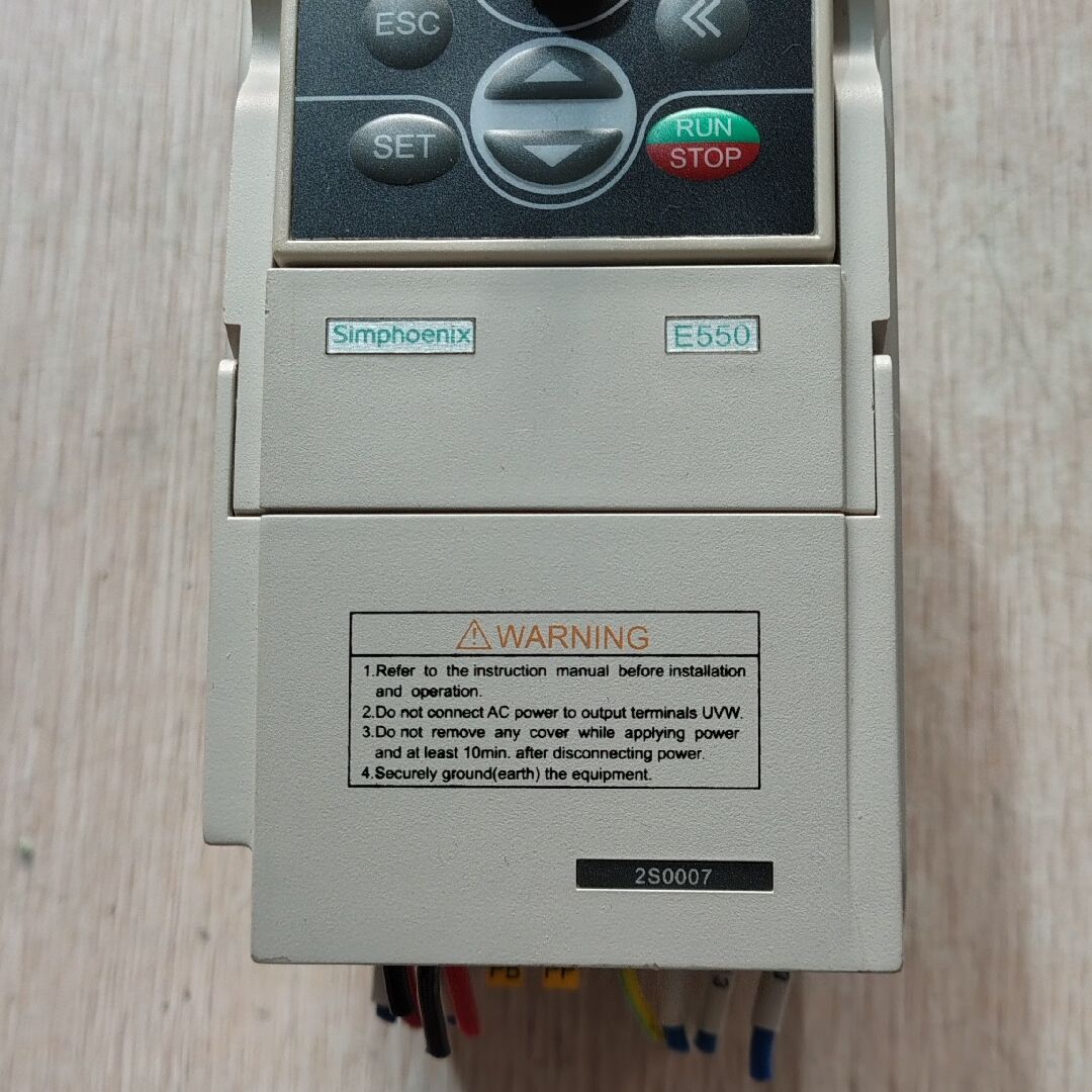 拆机四方变频器E550-2S0007 功能包好 实物图