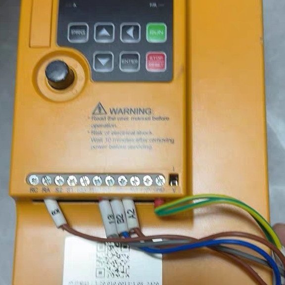 葆德变频器Z8000A7.5KN4-YT 7.5kW功率 3