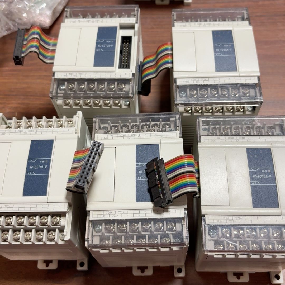 PLC控制器 XC-E2TCA-P 现货5台 成色如图