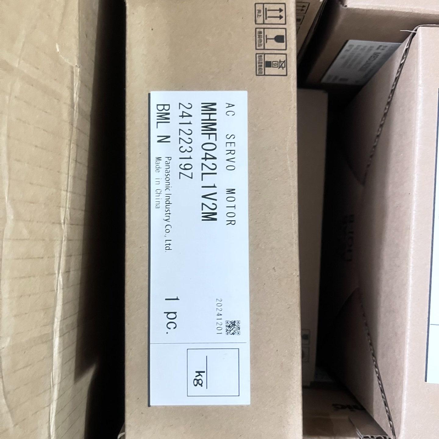 交流伺服电机 型号MHMF042L1V2M 驱动器型