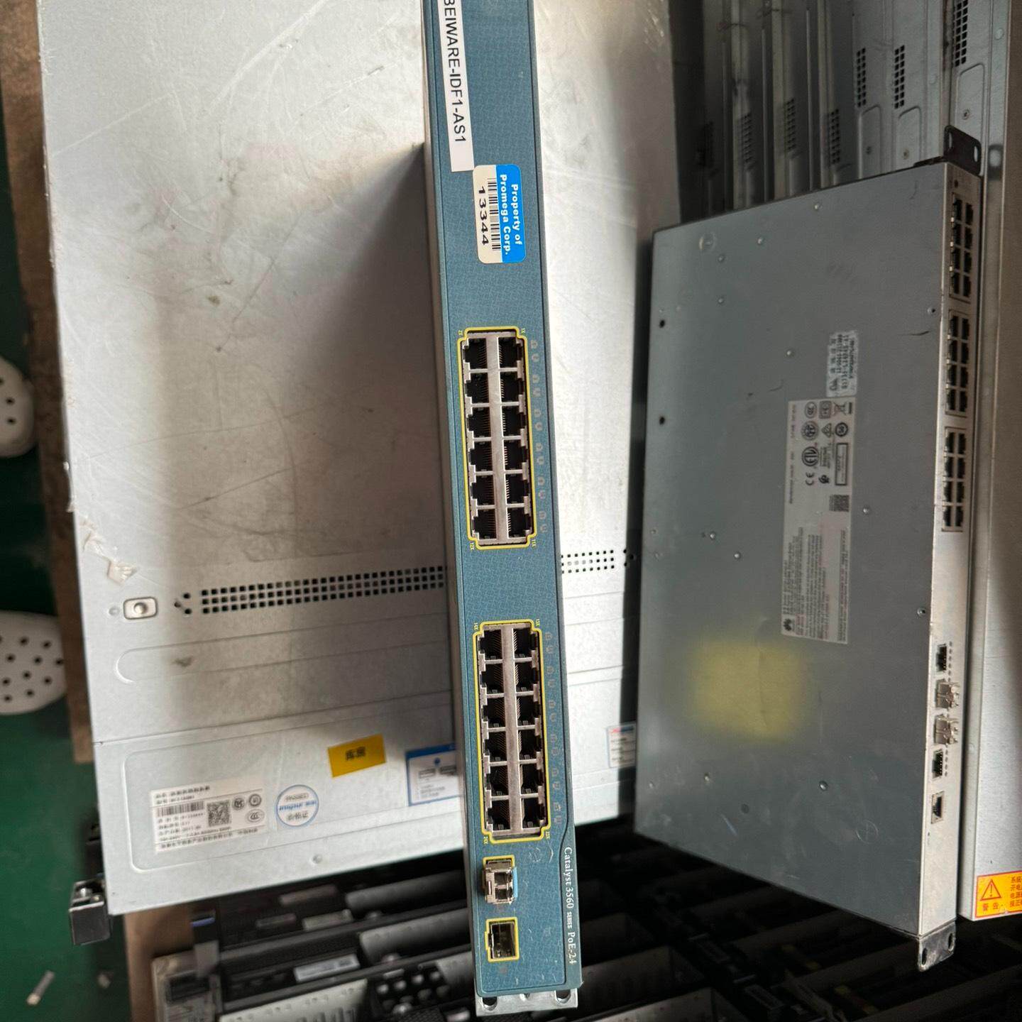 /Cisco WS-C3750-24PS-S   24口