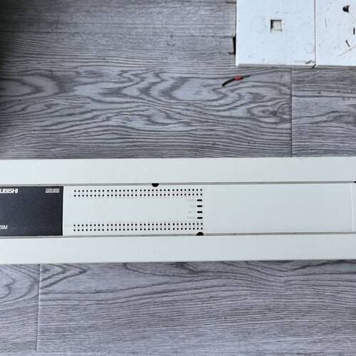 plc  FX3u-128MT/ES-A 功能正常 外壳