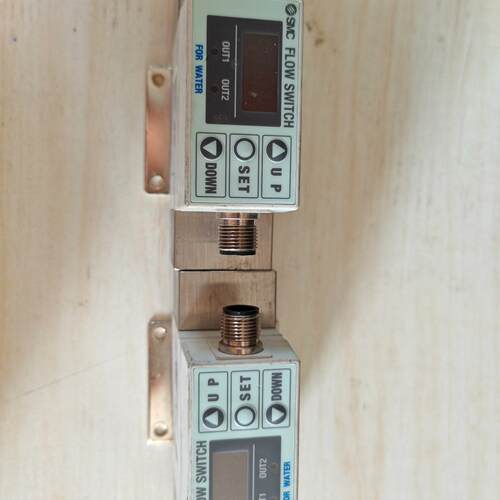 水用流量开关PF2W720-N03-67带LCD显