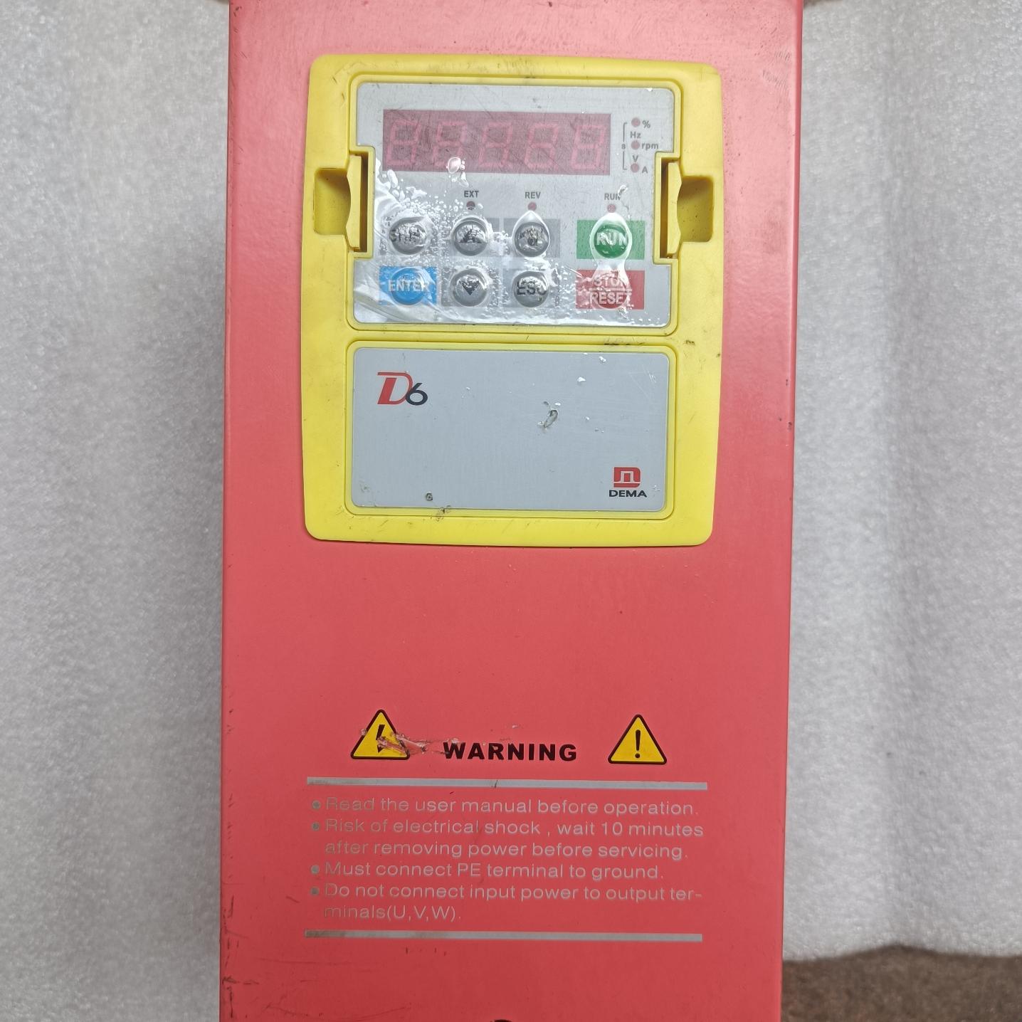 德玛变频器 D6B-4.0T4-1A   4千瓦。