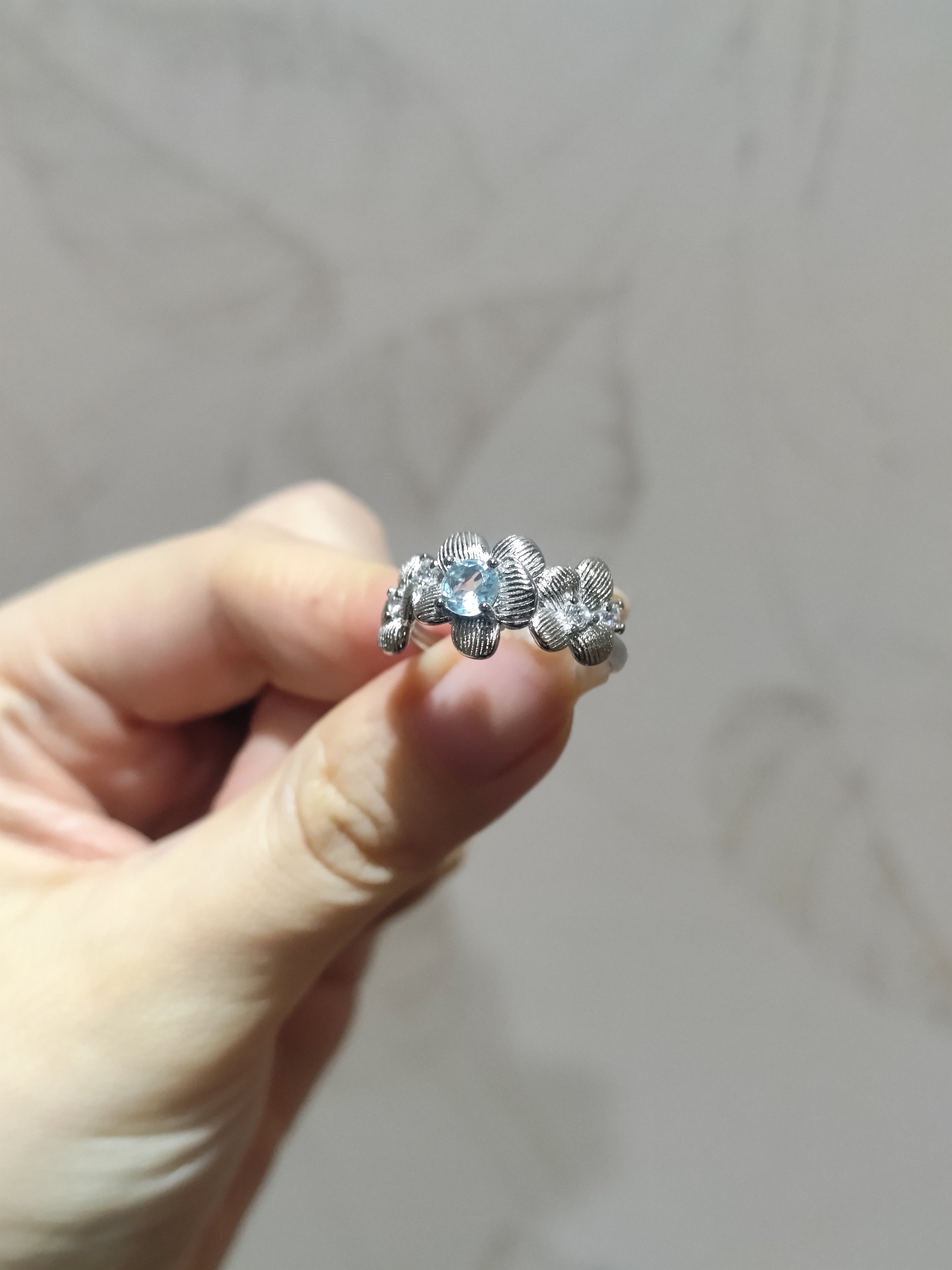 2025新品繁花款钛钢托纯天然海蓝宝指环开口可调节戒指饰品