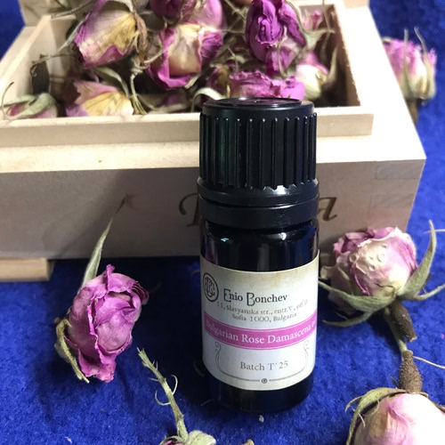 罗马洋甘菊精油安抚敏感肌肤