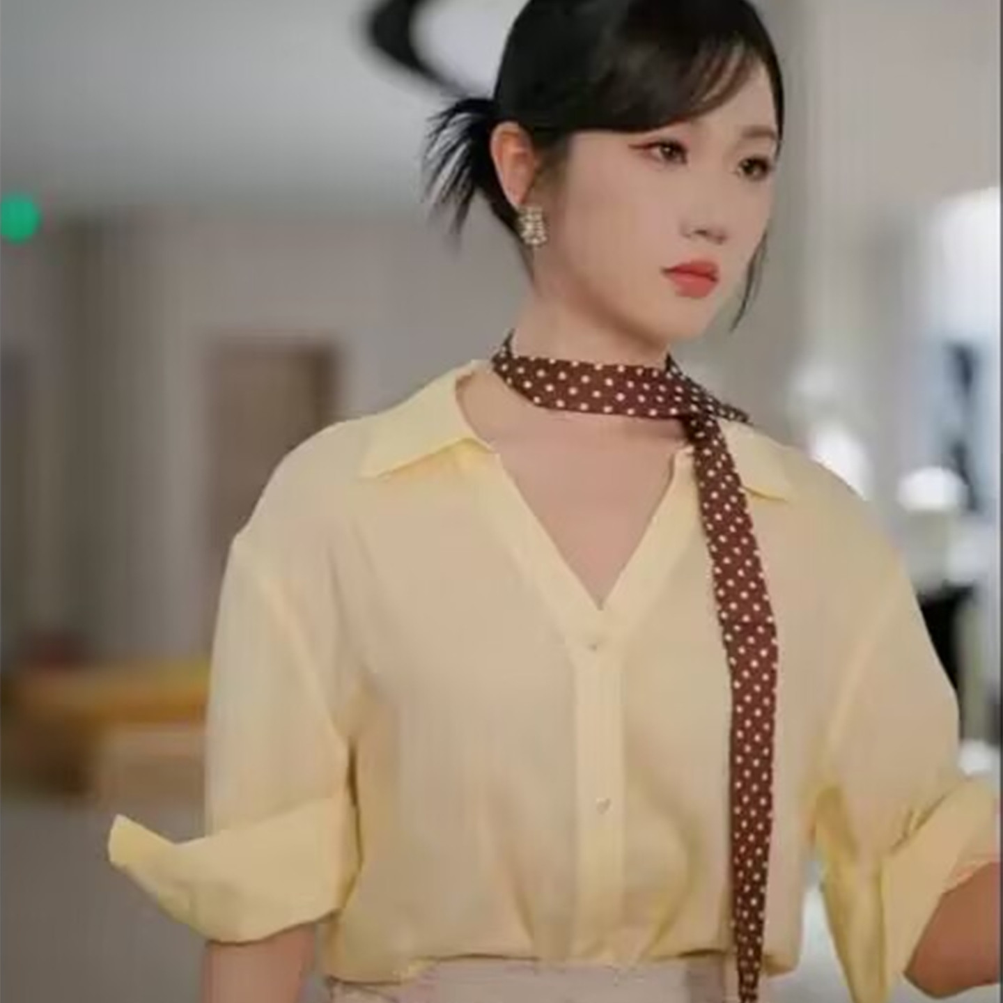 黄色V领五分袖宽松开衫衬衫上衣