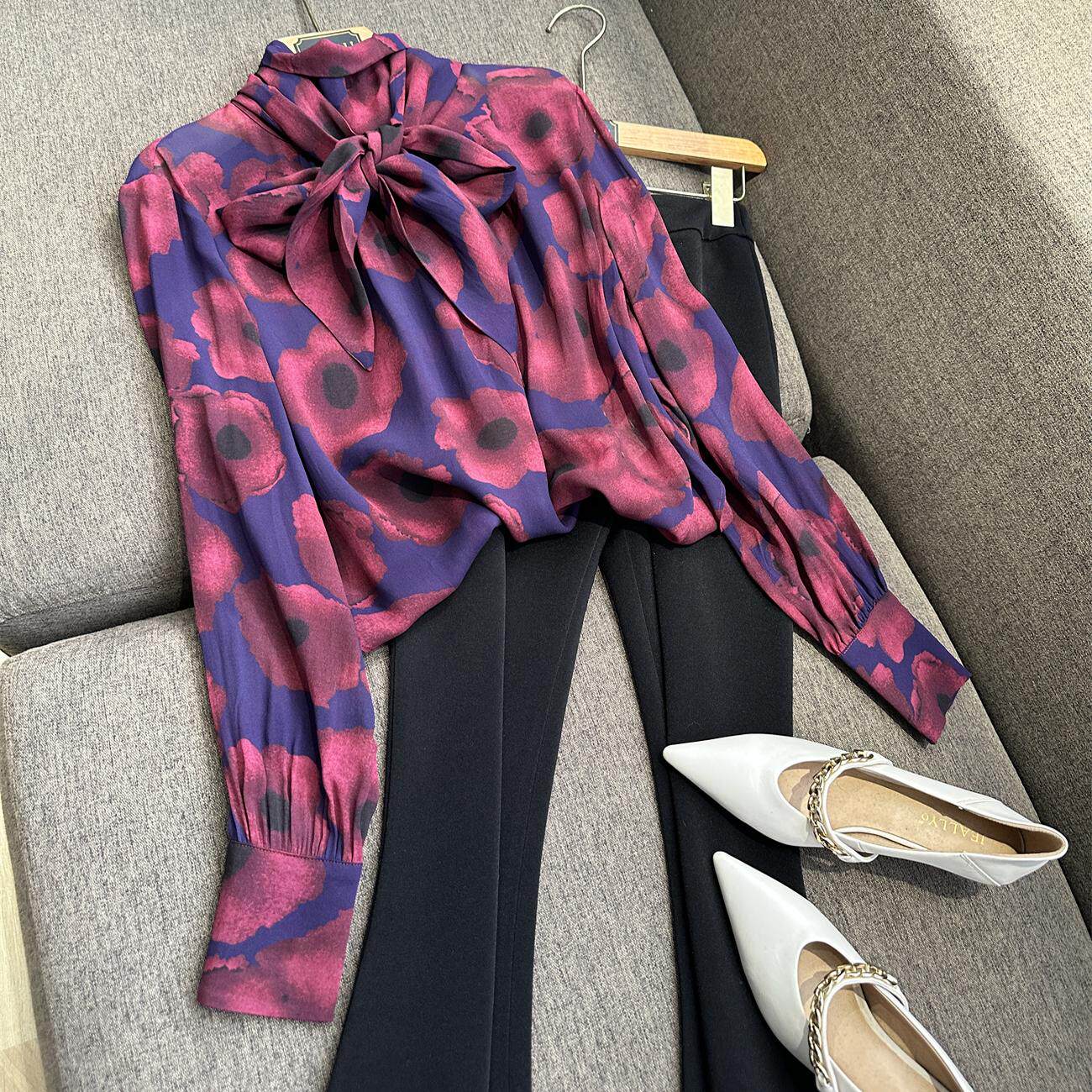 VANLU 重磅法式 紫色晕染印花 优雅系带蝴蝶领结灯笼长袖衬衫上衣