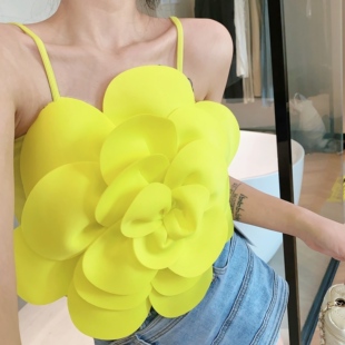 纯欲辣妹立体大花朵吊带背心女外穿洋气修身 上衣 显瘦露背高腰短款