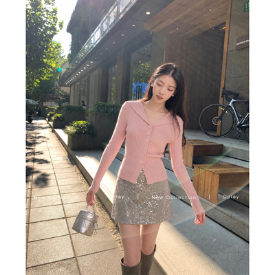 DPLAY粉色大翻领针织衫女贝壳扣修身显瘦针织开衫2026秋季新款