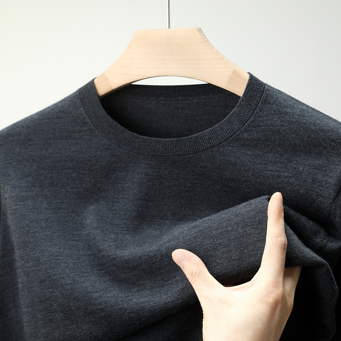 超薄精纺羊毛衫防缩可机洗男圆领