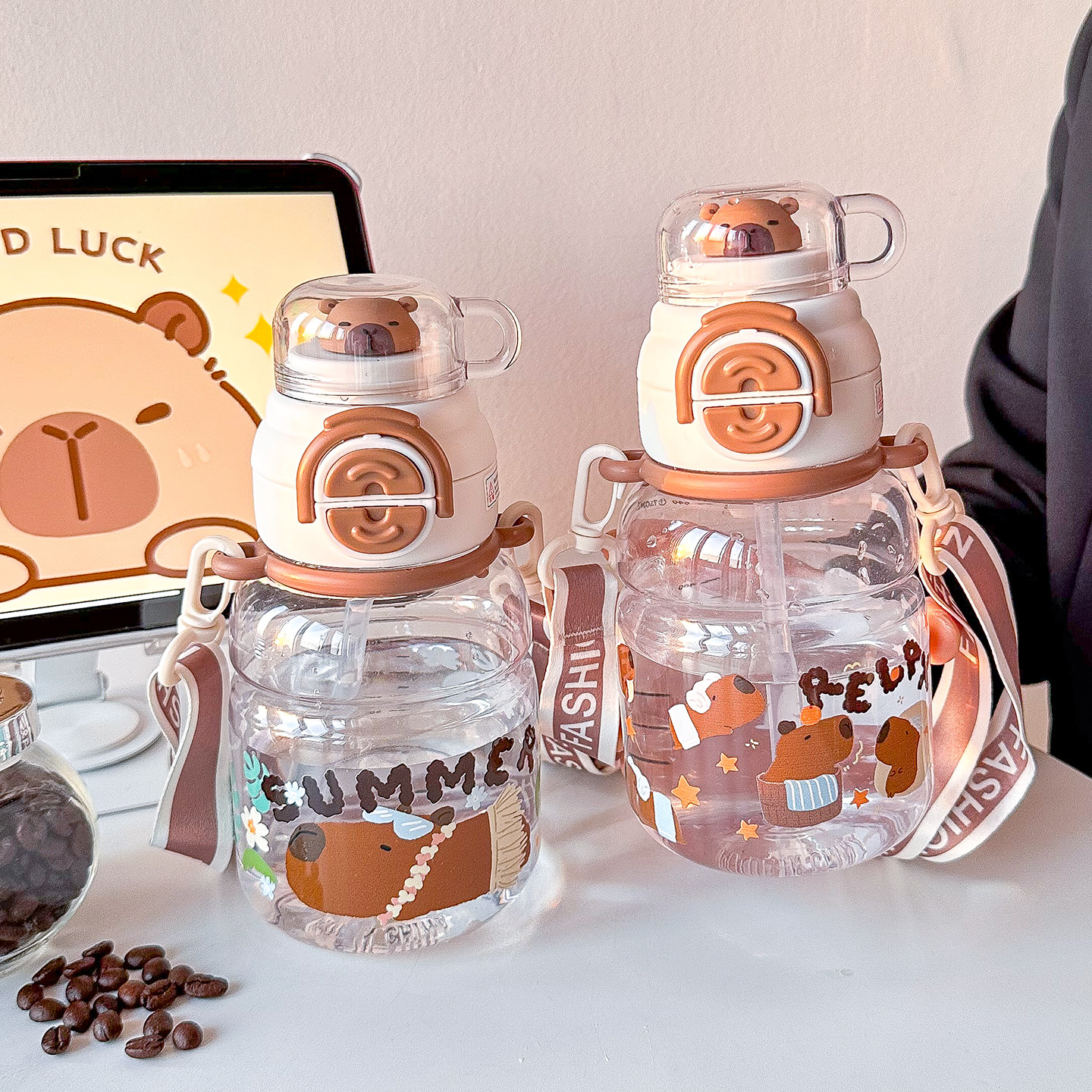 卡皮巴拉水杯可爱儿童防摔双饮吸管杯男女孩便携大肚水杯上学专用,餐饮具,吸管杯,淘宝优惠券,粉丝福利购,淘宝优惠卷