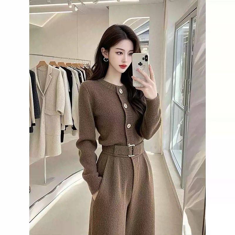 2025冬季针织套装韩系感穿搭绝美咖色针织上衣裤子两件套