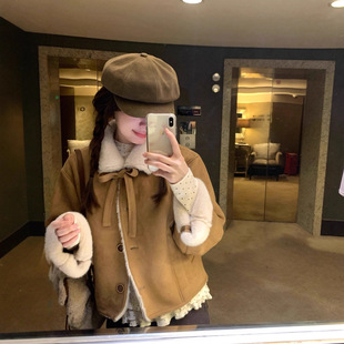 北欧雪枫 棕色麂皮绒外套女短款秋冬新款羊羔毛皮毛一体毛绒上衣