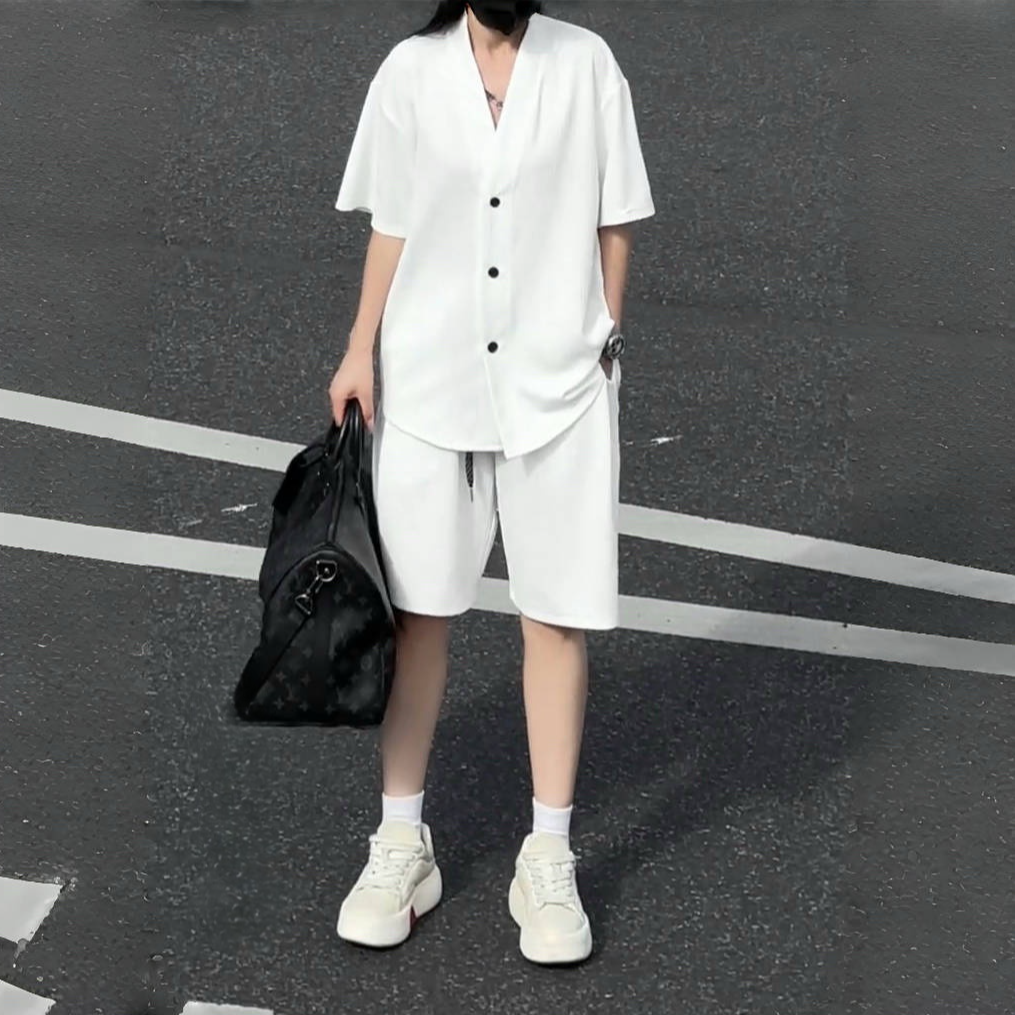 2025夏季新款时尚黑色V领短袖衬衫套装纯色宽松短袖短裤两件套男