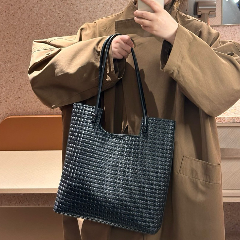 复古压花编织质感手提托特包女2025秋款百搭小众大容量休闲单肩包