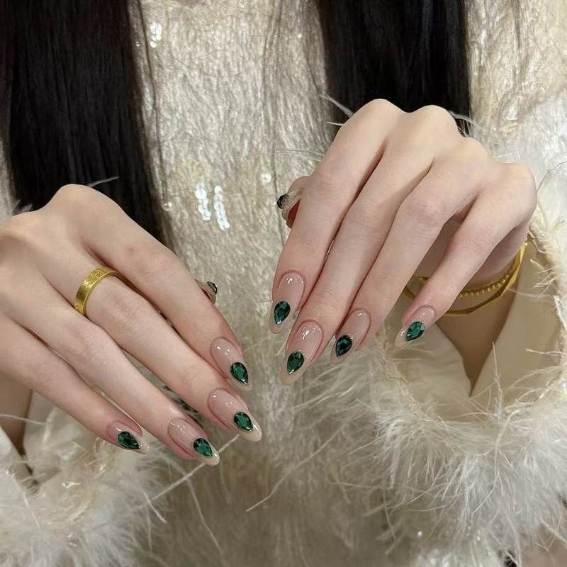 手工穿戴甲裸色气质高级感祖母绿甲片贵族千金奢华满钻纯欲风美甲