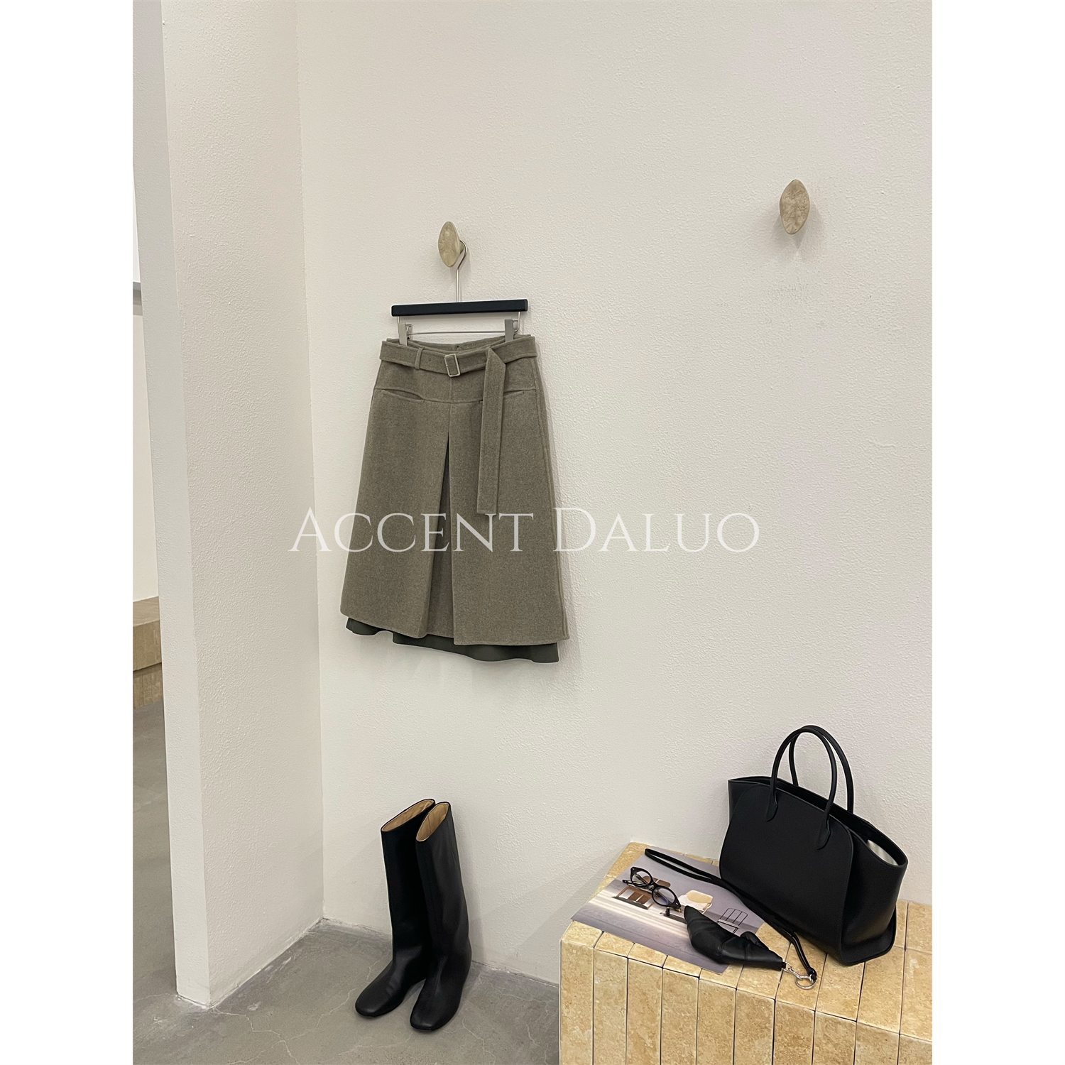 ACCENT DALUO高端限定 鼠尾草绿精纺羊毛呢结构廓形显瘦A字半身裙