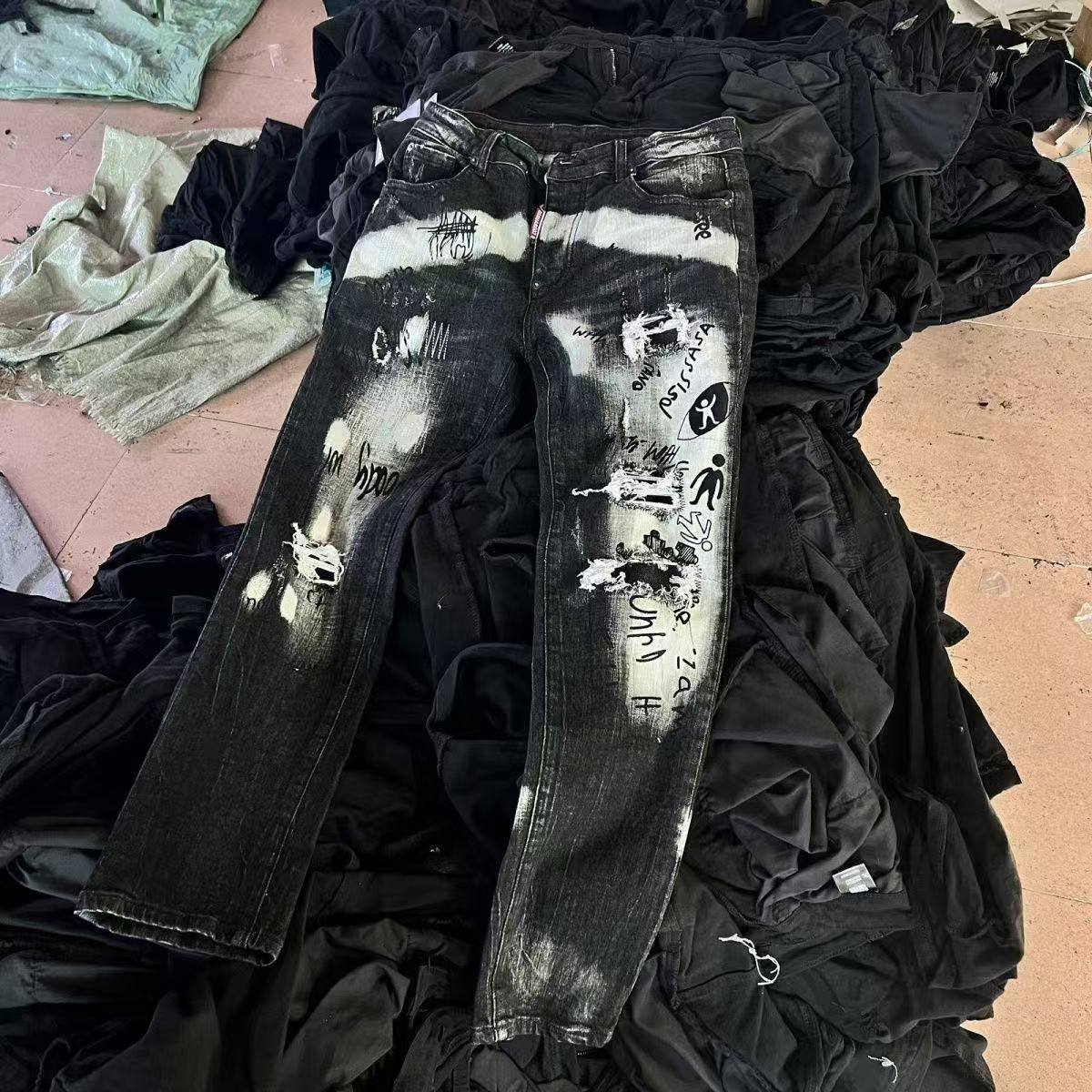 D2泼墨破洞字母印花牛仔裤男装3小人黑色涂鸦个性弹力修身长裤男,男装,牛仔裤,淘宝优惠券,粉丝福利购,淘宝优惠卷