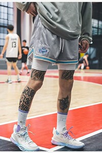 假两件夏季潮流微弹青春流行休闲裤短裤哈伦裤男直筒潮DK656P38,米白色西装黑裤子搭配鞋子图片