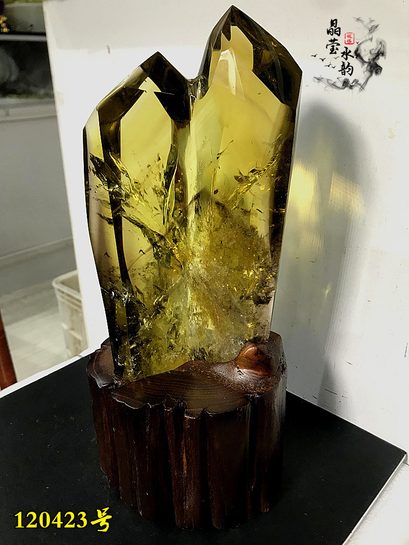 天然黄水晶柱价格 天然黄水晶柱图片 星期三
