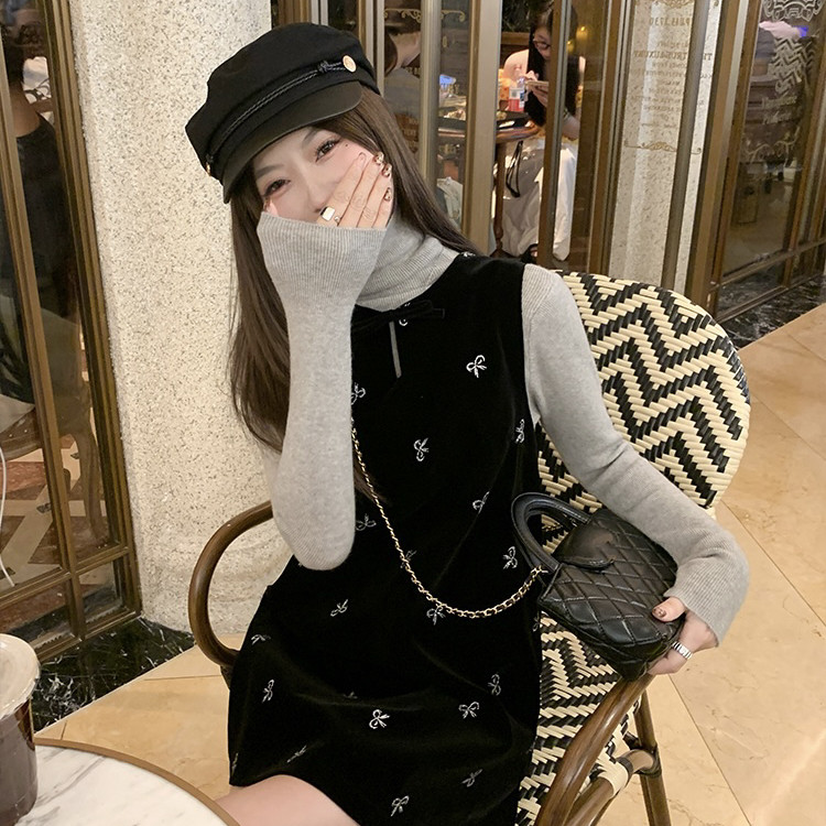 韩系复古黑色丝绒背心连衣裙+纯时尚套装